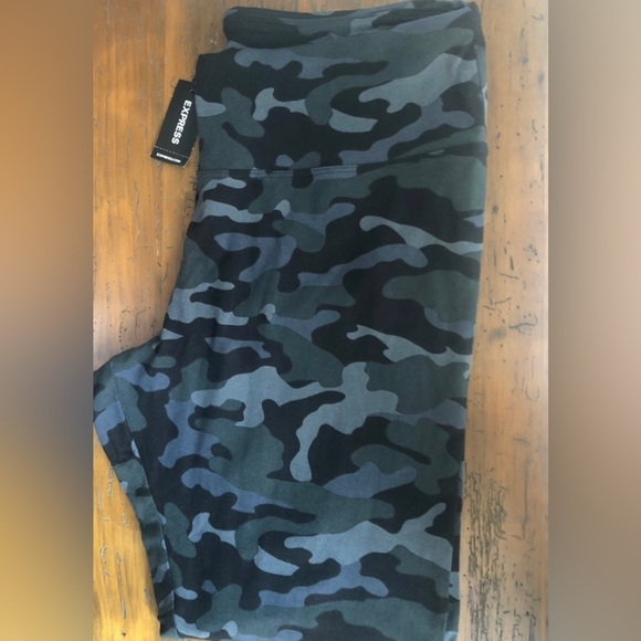 EXPRESS Camouflage legging pants lounge, exercise, run errands, lunch etc NEW L - Picture 10 of 12